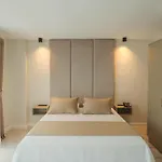 فندق The Deck ترابزون