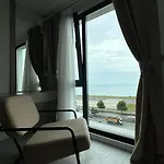 فندق The Deck ترابزون