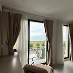 Hotel The Deck *