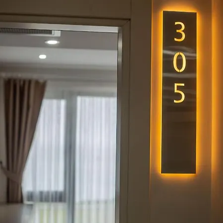 The Deck Hotell *
