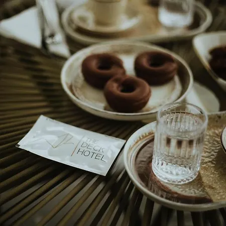 فندق The Deck *