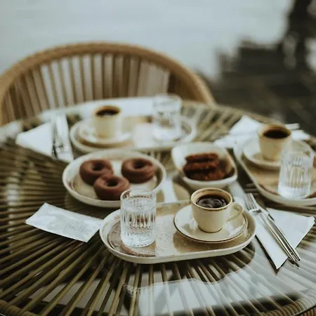 Отель The Deck *